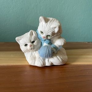 Ceramic two Kittys ball of real blue yarn